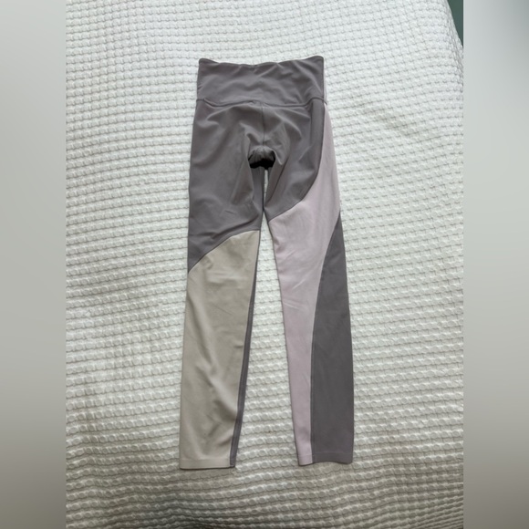Athleta Elation Asymmetrical 7/8 Tight in Powervita Colorblock Lilac Stone - Picture 9 of 16
